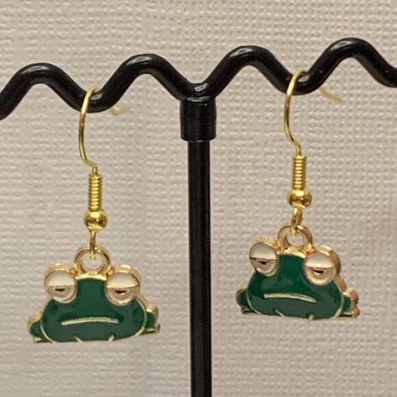 Frog Earring, Silly Animal Earring, Frog Jewelry, Amphibian Earring, Gift Idea - Picture 6 of 6